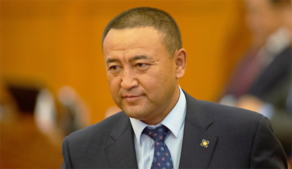 Гурван Засгийн газар дамжсан эрчим хүчний сайдын “амлалт”